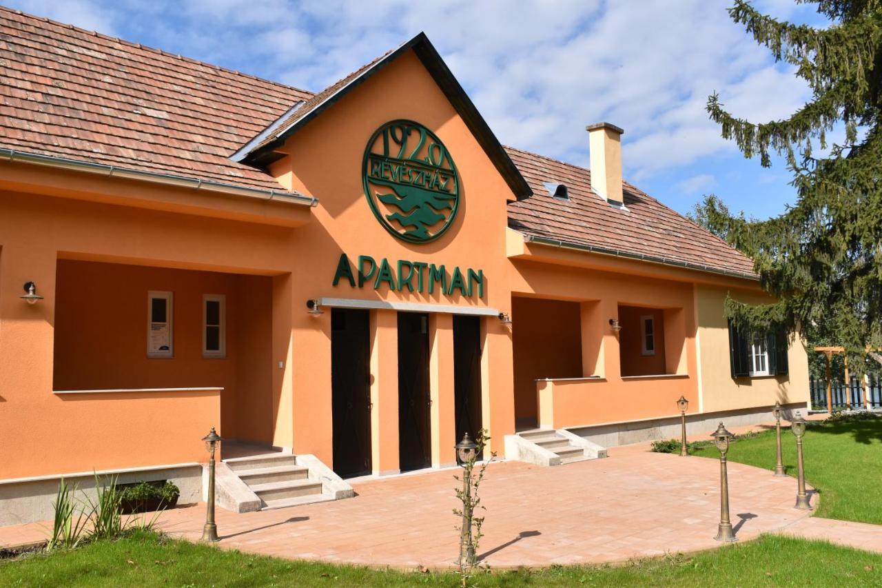 Szazesztendos Reveszhaz Apartman Szigetmonostor Exteriér fotografie